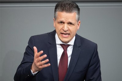 Hat mit einem neuen Vorschlag eine Debatte zum Grundrecht auf Asyl ausgelöst: Thorsten Frei, Parlamentarischer Geschäftsführer der CDU/CSU-Bundestagsfraktion.