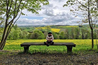 Auch „Freie Presse“-Fotograf Sebastian Paul hat schon mit Töchterchen Eva den Ausblick Richtung Mildenau genossen.