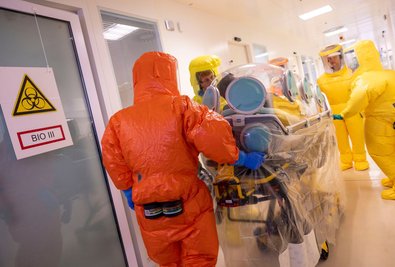 Auf einer Sonderisolierstation können hochinfektiöse Patienten behandelt werden. (Archivbild)