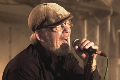 Lässt in Lengenfeld den Blues-Musiker raus: Jes Holtsø, bekannt als Børge in vielen Olsenbanden-Filmen.