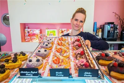 Lust auf leckere Donuts: Nicole Lehmann sucht einen Nachfolger für die Filiale in der Innenstadt.