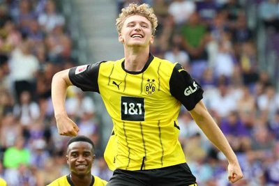 Torschütze Elias Benkara jubelt über das 1:0 für den BVB.