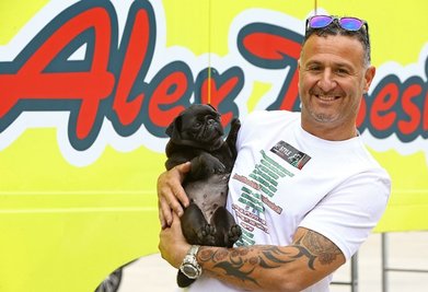 Wieder glücklich vereint: Alex Mazzocchetti und seine Mopsdame Meggy.