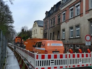 Seit Montag ist die Burgstädter Straße in Mittweida gesperrt. Hier muss ein einsturzgefährdetes Haus abgerissen werden. 