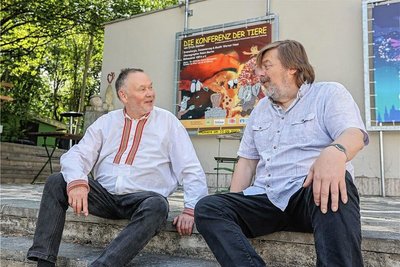 Ein Bild aus der Vergangenheit: Werner Haas und Rolf Esche (rechts) auf der Treppe von der Küchwaldbühne, aufgenommen im vergangenen Sommer.