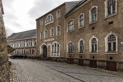 Wer heute nach dem Alten Stadtbad fragt, den weisen die Annaberger den Weg zum Benediktplatz – in unmittelbarer Nähe des Marktes. Der Name hat sich eingebürgert.