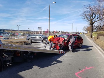 Ein Citroen und ein VW sind auf der Pausaer Straße kollidiert.