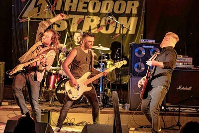 Die neue Band "Theodor Strom" vom bekannten Bluesmusiker Stephan Graf spielt am Samstag in der Moosheide. 