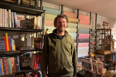 Götz Weigel betreibt seit nun mehr zehn Jahren das Geschäft „Haamit" an der Weststraße. Die umliegenden Schließungen schätzt er individuell bedingt ein.