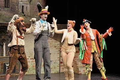Das Theaterstück "Die Bremer Stadtmusikanten" sorgte für ein ausverkauftes König-Albert-Theater in Bad Elster. Inszeniert wurde es vom Münchner Theater für Kinder. 