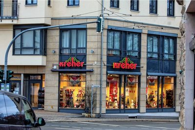 Das Schuhhaus Kreher an der Neundorfer Straße ist in wirtschaftliche Schwierigkeiten geraten.