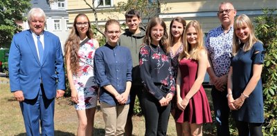 Auch die besten Abiturienten des Martin-Luther-Gymasiums Frankenberg, die in Hainichen wohnen, wurden vom Stadtoberhaupt geehrt.