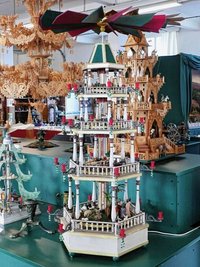 Pyramiden wie diese zogen in der Ausstellung viele Blicke auf sich.