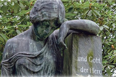Der Missbrauchsfall Kurt Ströer erschüttert die Landeskirche. Nun hat sich Landesbischof Tobias Bilz erstmals geäußert - und Versuche einer Relativierung klar verurteilt. 