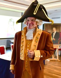 Thomas Schmalz als Alexander von Humboldt im Senatssaal der TU Bergakademie Freiberg.