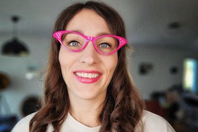 Als "Sachsen-Muddi" erklärt "Kristina vom Dorf" im Internet den sächsischen Dialekt. 