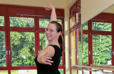 Evelyn Tautenhahn liebt Line-Dance. Nach längerer Pause meldete sie sich mit einem Paukenschlag auf dem Parkett zurück. 