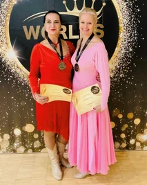 Violetta Schlemmer (links) und Uta Rösner waren sichtlich zufrieden. 