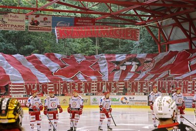 In sieben Wochen starten die Eispiraten Crimmitschau in die neue Saison der DEL 2. Die Westsachsen treten dabei am 15. September zum Auftakt auswärts in Landshut an und empfangen zwei Tage später DEL-Absteiger Bietigheim im heimischen Sahnpark.