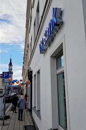 Die VR Bank ist in die Räume der früheren Commerzbank eingezogen. 