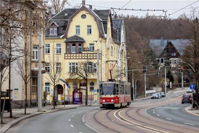 Behält die Pausaer Straße ihre vier Fahrspuren oder büßt sie zwei ein? Die CDU will am jetzigen Zustand festhalten. 