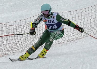 Lars Seifert vom VSC Klingenthal war bei den Vogtlandspielen beim Riesenslalom mit 38 Jahren der älteste Teilnehmer und fuhr bei den Herren 36 ohne Konkurrenz. 