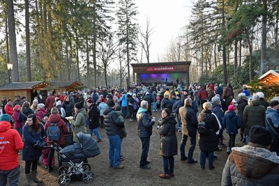 Zum Wintermarkt auf der Waldbühne Augustusburg hatte der Förderverein eingeladen – und viele Gäste waren gekommen.