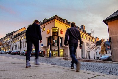 Die Erzgebirgssparkasse verwaltet ein Kundengeldvermögen von  rund 6,6 Milliarden Euro. 