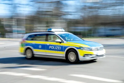 Die Polizei sucht nun den Unfallverursacher.