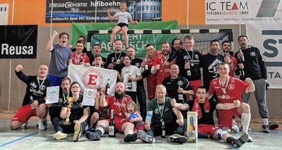Trotz der 24:26-Niederlage im Endspiel um den Bezirkspokal hatten die Handballer des HC Einheit Plauen II nach einer starken Mannschaftsleistung allen Grund zum Feiern. 