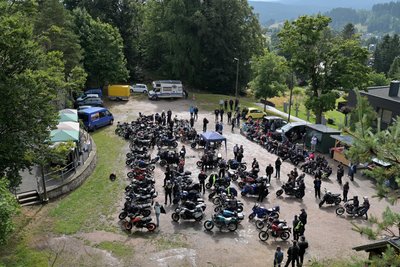 Am Fuchsstein in Schönheide hat am Sonntag der Bikergottesdienst stattgefunden.