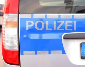 25 Gullydeckel zwischen Beierfeld und Schwarzenberg über Nacht entfernt - Unbekannte haben in der Nacht zu Samstag von Beierfeld bis nach Schwarzenberg insgesamt 25 Gullydeckel von den Einläufen entfernt.