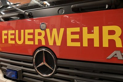 Mit Hilfe eines Fahrzeuges, das die Stadt Lengenfeld den Eibenstockern zur Verfügung gestellt hat, war die Mannschaft kurz nach dem Unfall wieder einsatzbereit.