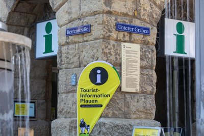 Plauens Tourist-Information macht bislang mit dem grünen „I“ auf sich aufmerksam.