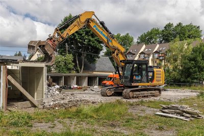 Um Platz für das neue Depot zu schaffen, wurde im Sommer 2022 an der Herolder Straße ein Komplex mit knapp 100 Garagen abgerissen.