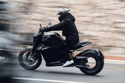 Ein Hauch von „Tron“: Das finnische Motorrad Verge TS surrt elektrisch – mit einem nabenlosen Hinterrad.