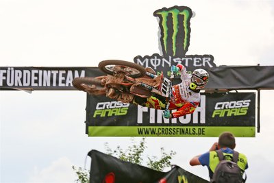 Bei den Cross Finals gibt es neben den Rennen ein buntes Rahmenprogramm. Dazu gehört zum Beispiel der Whip Contest so wie hier 2017, als die Finals zum zweiten Mal in Culitzsch Station machten.