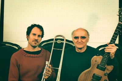 Nils Wogram und Joe Sachse (rechts): Der Posaunist und der Jazzgitarrist machen gemeinsam Musik. 