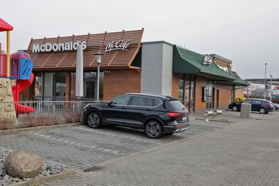 Die nächsten McDonald’s-Filialen befinden sich in Meerane (Foto) und in Zwickau.