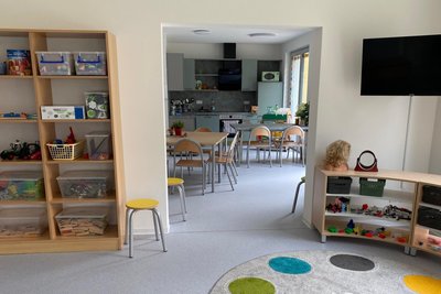Der neue Anbau in Wechselburg hat drei Gruppenräume und eine Küche zu bieten.