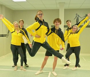 Die Yellow Boogie Dancers Zwönitz richten den Silver-Cup und den Deutschland-Cup aus. Aus den eigenen Reihen sind unter anderem Michelle Hartenstein, Tobias Rudolf, Hanna Riedel, Julien Gläß, Marek Rudolf und Tanja Seitenglanz (von links) mit am Start. 