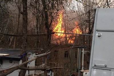 Die Helfer hatten die Flammen nach rund 40 Minuten unter Kontrolle.