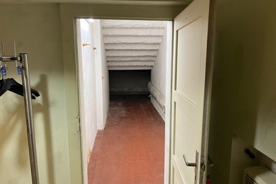 Der Raum unter der Treppe muss künftig leer bleiben.