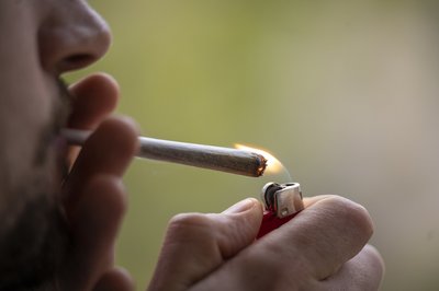 Cannabis bald auch am Steuer erlaubt?