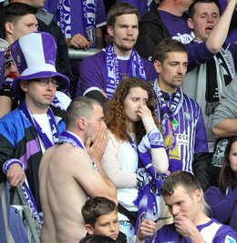 Enttäuschung bei den Auer Fans: Die Veilchen steigen ab.