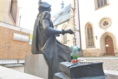 Silberwegfigur Kurfürstin Anna hatte jetzt Besuch von einer kleinen frechen Maus.