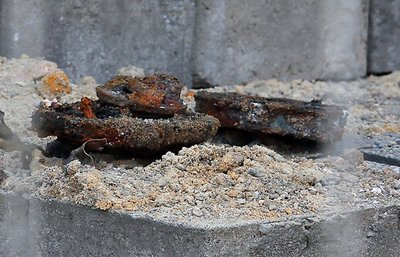 Der verdächtige Gegenstand entpuppte sich als eine Stahlplatte.