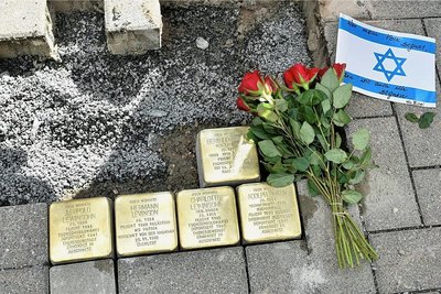An das Schicksal einer jüdischen Familie erinnern diese Stolpersteine. 
