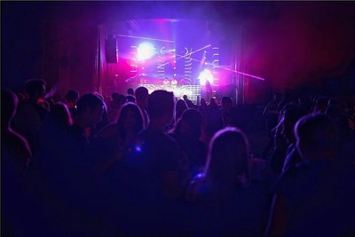 2019 fand das Vollmondkamp zuletzt statt. Auch in diesem Jahr wird es nicht in gewohnter Form über die Bühne gehen. Der Veranstalter lädt dennoch wieder zum Tanz unter freiem Himmel an den Orgelpfeifen ein. 