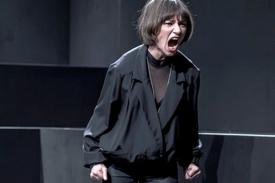 In "Aus dem Nichts" muss Johanna Franke alles geben. Ihre Katja zeigt alle Facetten zwischen Trauer, Verzweiflung, Resignation, Wut und Empörung.
